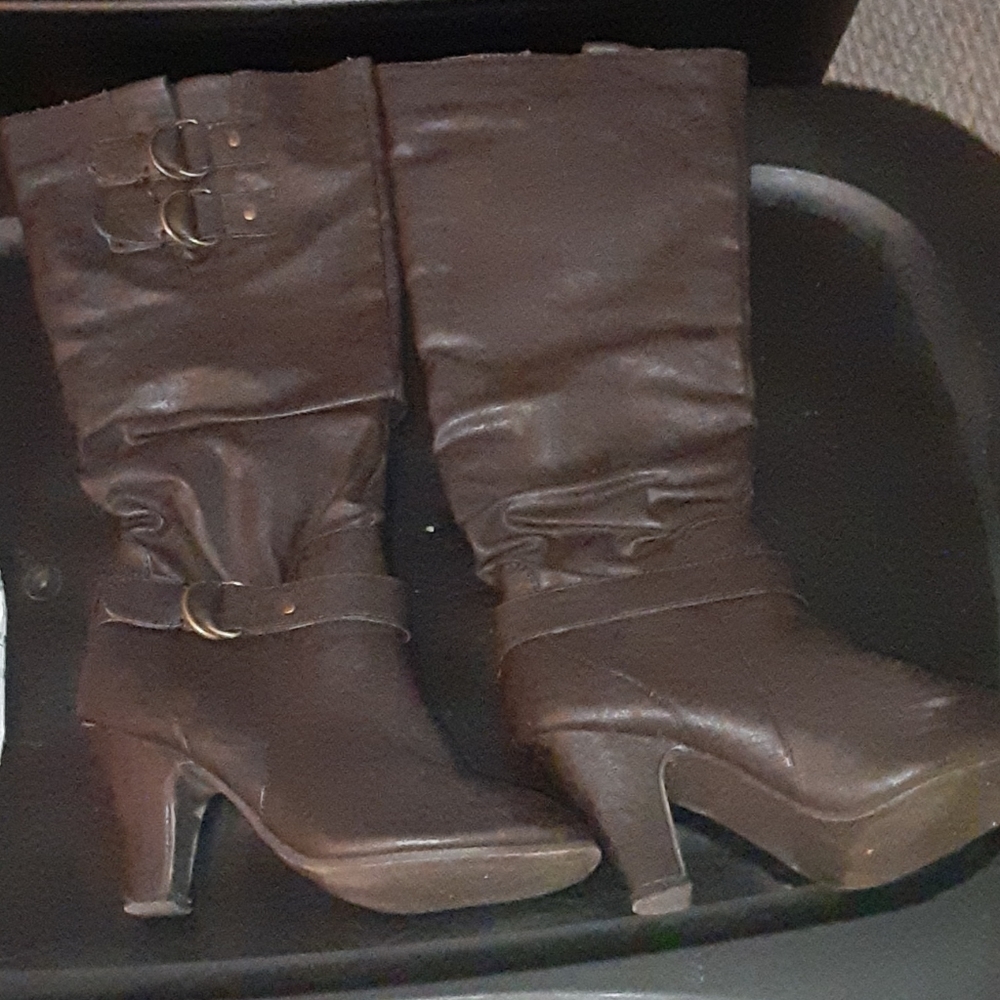 Chesnut boots size 6.5